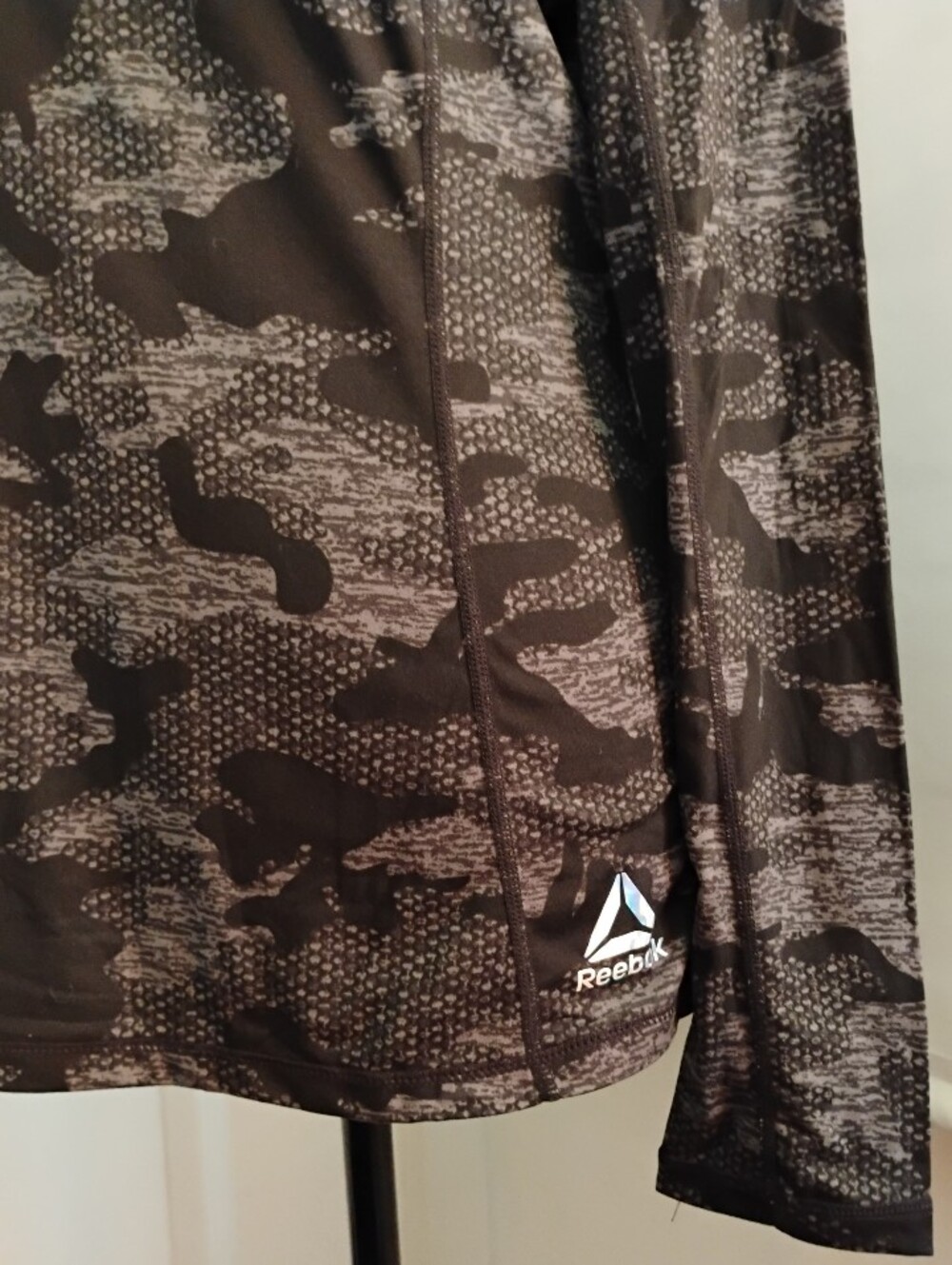 Women's Reebok Shirt - Picture 3 of 5